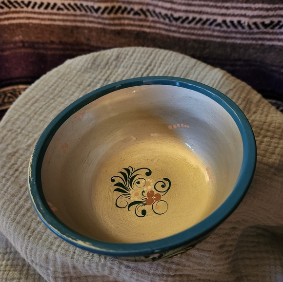 Handpainted wood bowl, one of a kind - Picture 3 of 6